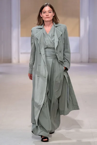 Look 28
